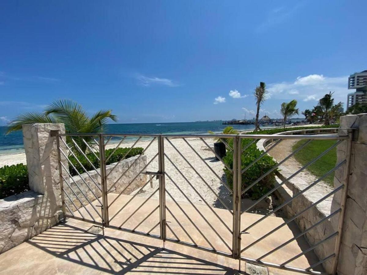 Beachfront Luxury Apartments Cancun Bagian luar foto
