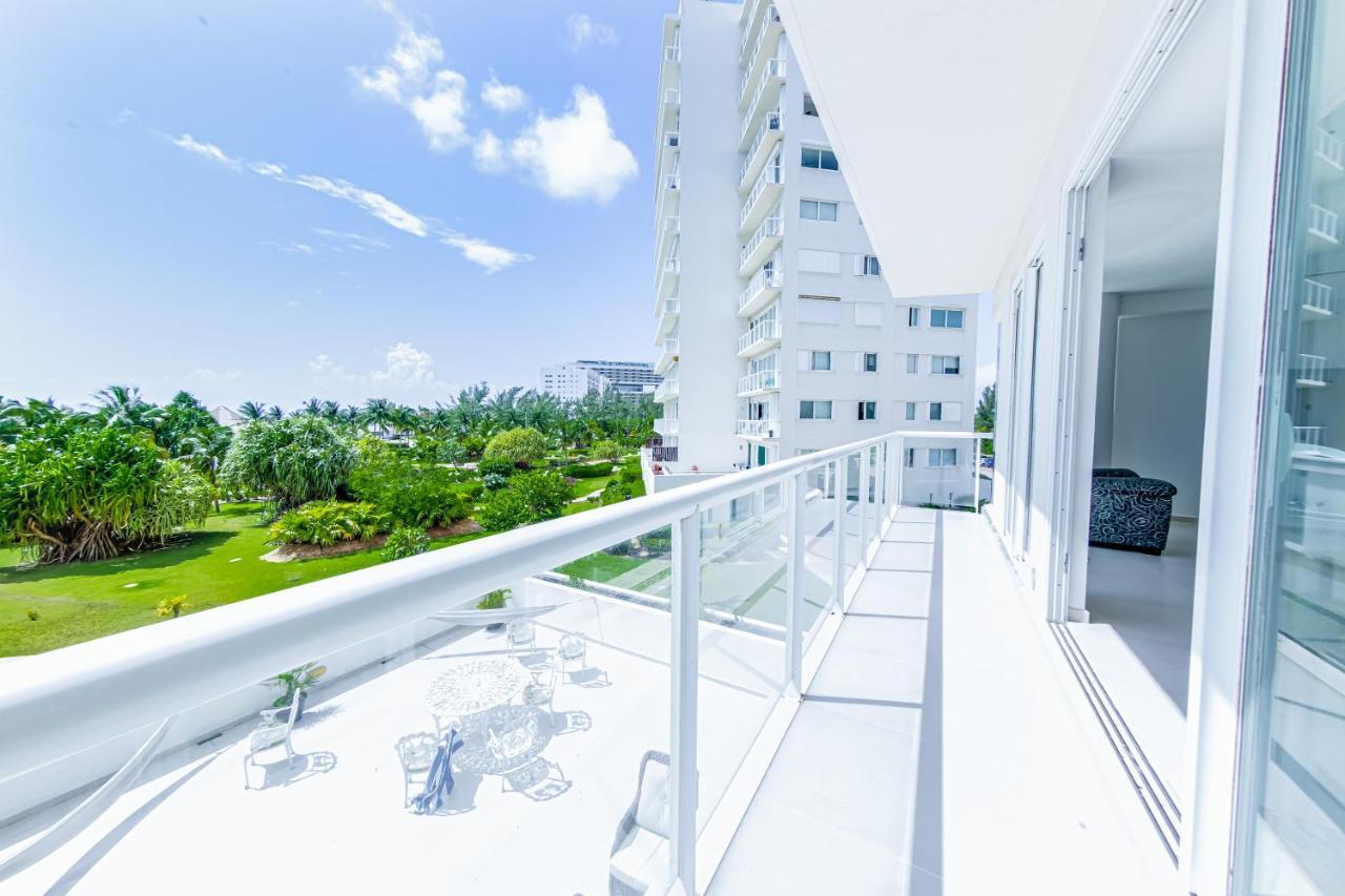 Beachfront Luxury Apartments Cancun Bagian luar foto